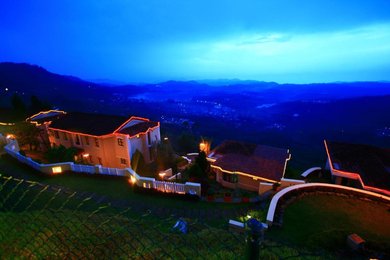 Mountain Retreat - A Hill Country Resort Near Ooty Central Bus Stand.