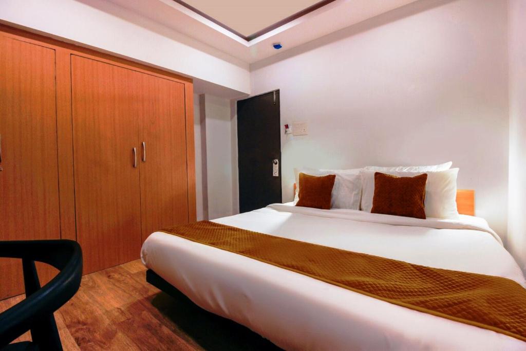 FabHotel Mallikarjun Residency Near Rajiv Gandhi International Airport